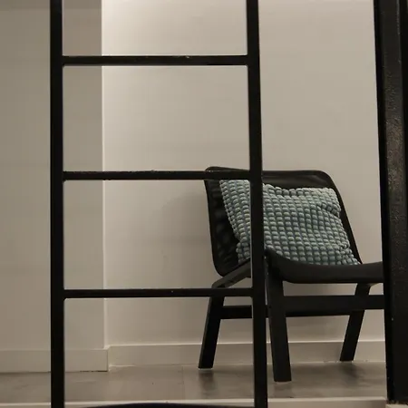 M Pods Capsule hotel 2*